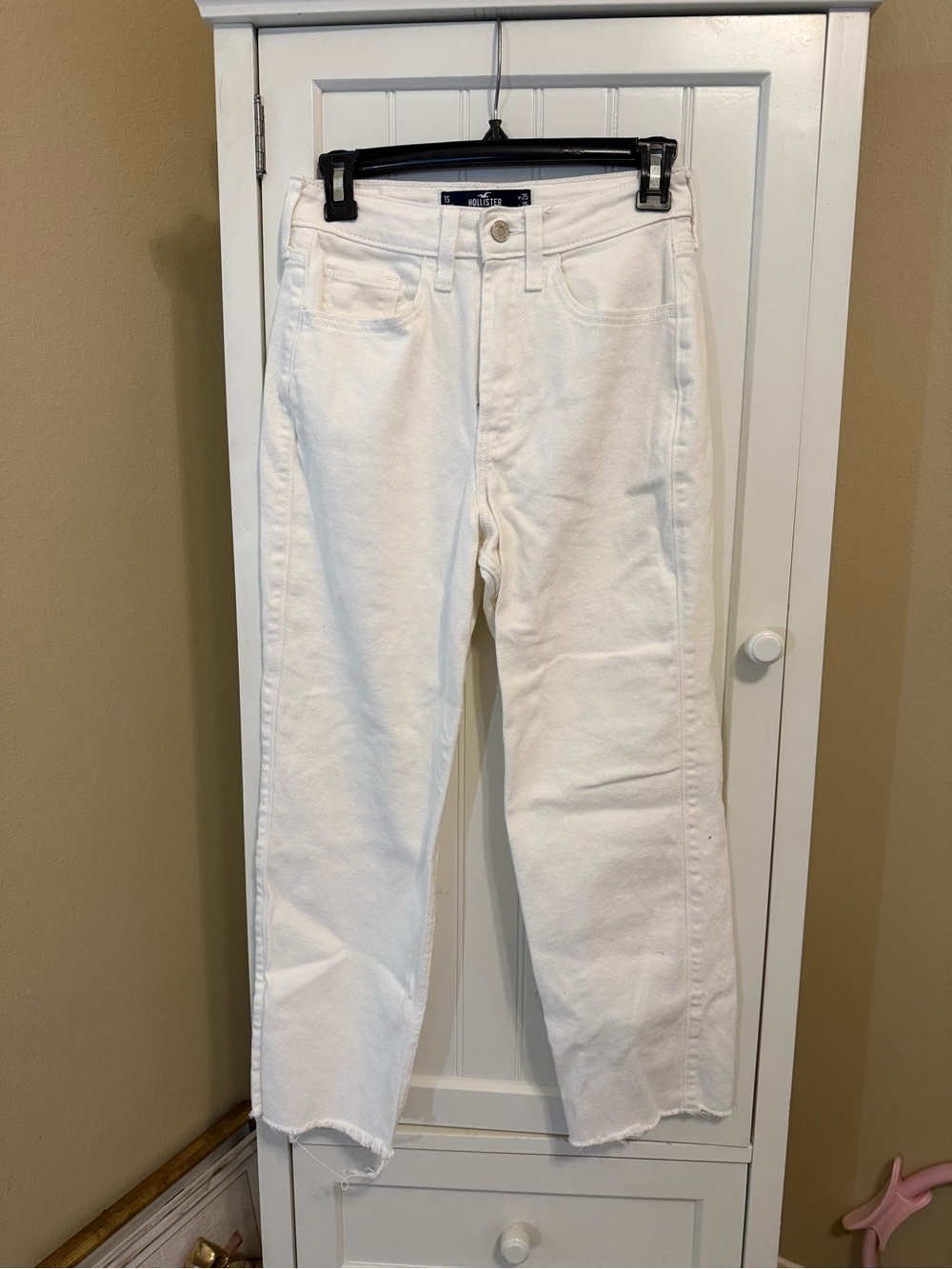 Hollister Ultra High-Rise Vintage Straight White Jeans Size 25
